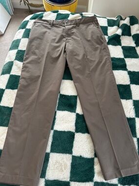 lululemon athletica Men's Cargo Pants — Taupe Brown